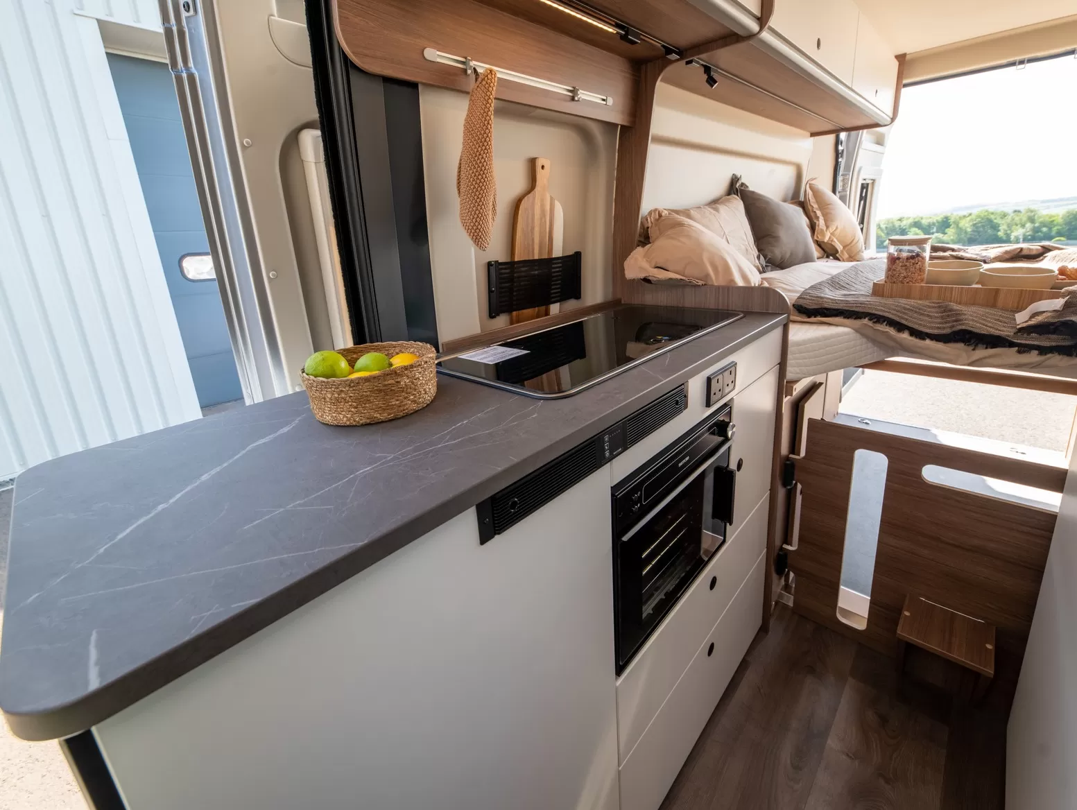 Elddis Autoquest 563 kitchen and oven