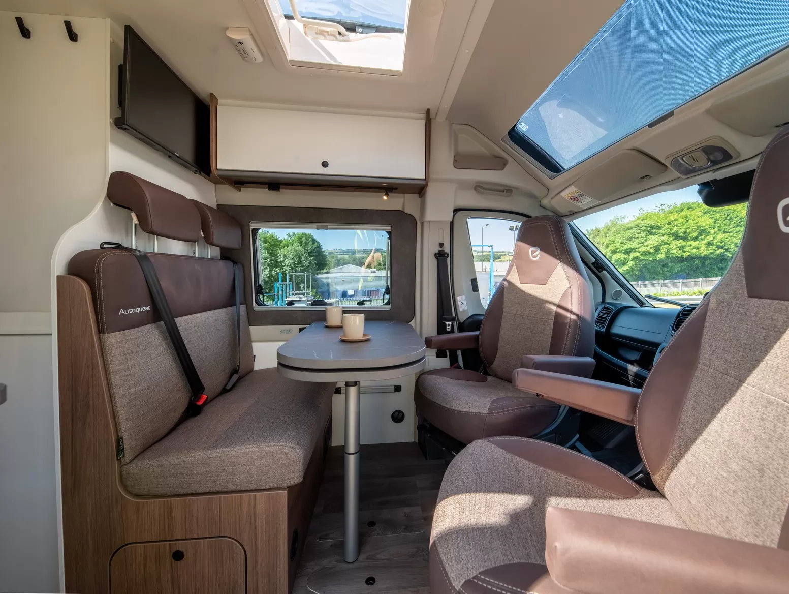 Elddis Autoquest 563 lounge, upholstery and panoramic roof