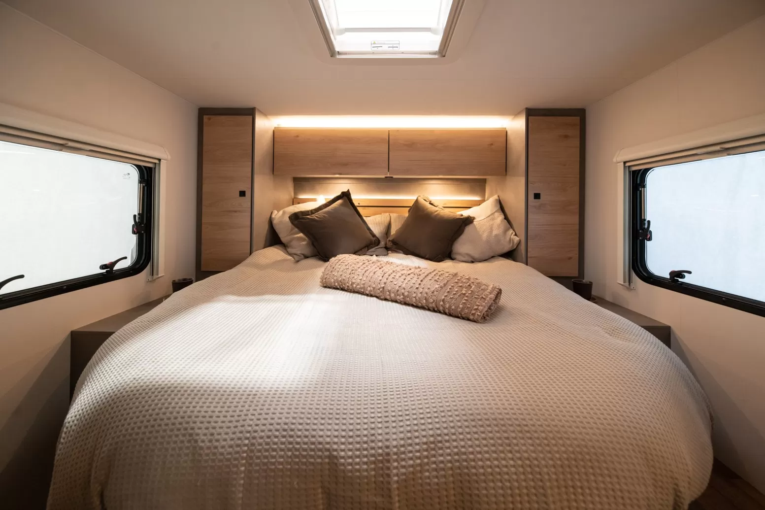 Elddis Whirlwind GT 74 DI bedroom and overhead storage