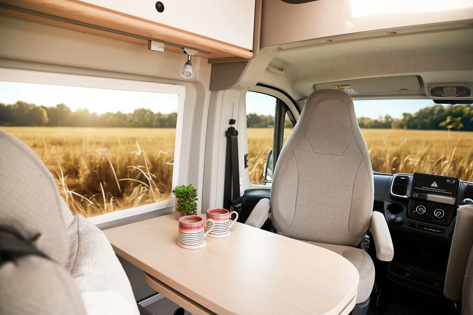 Elddis Whirlwind GTV 560 lounge